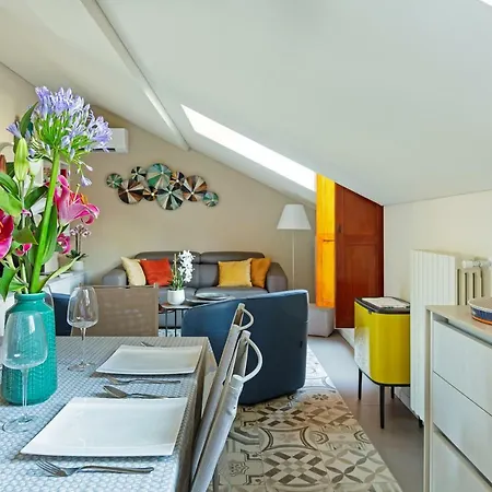 Renovated Penthouse Duomo & Via Torino Apartment