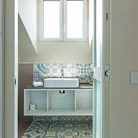 Renovated Penthouse Duomo & Via Torino *