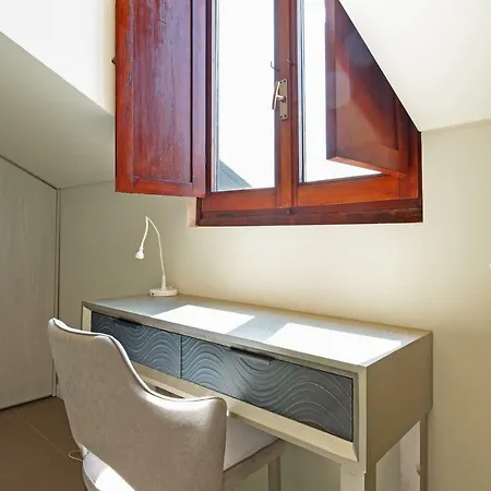 Apartment Renovated Penthouse Duomo & Via Torino Milan
