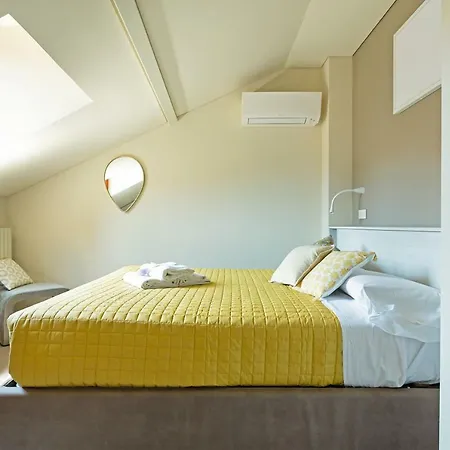 Apartment Renovated Penthouse Duomo & Via Torino *