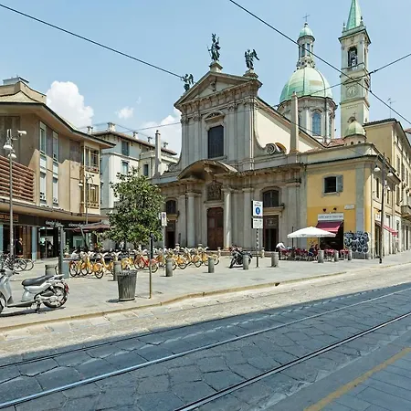 Renovated Penthouse Duomo & Via Torino Apartment *