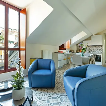 Renovated Penthouse Duomo & Via Torino